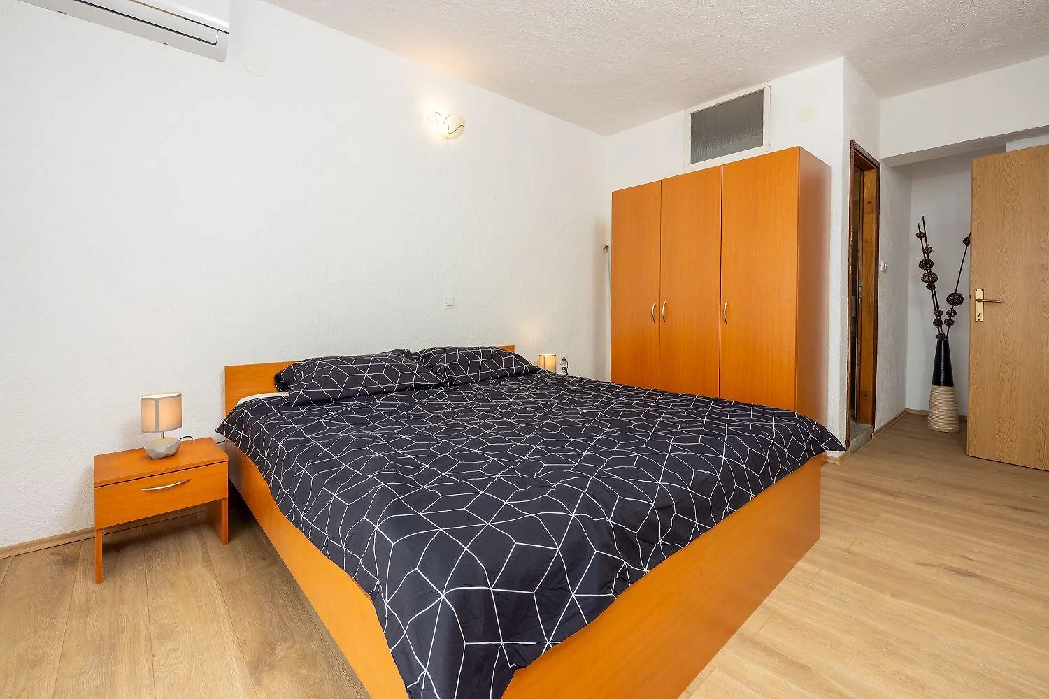 Modernes Apartment Nur 300 Meter Zum Strand Mit Meerblick, Pool, Grill - Hundefreundlich Novi Vinodolski