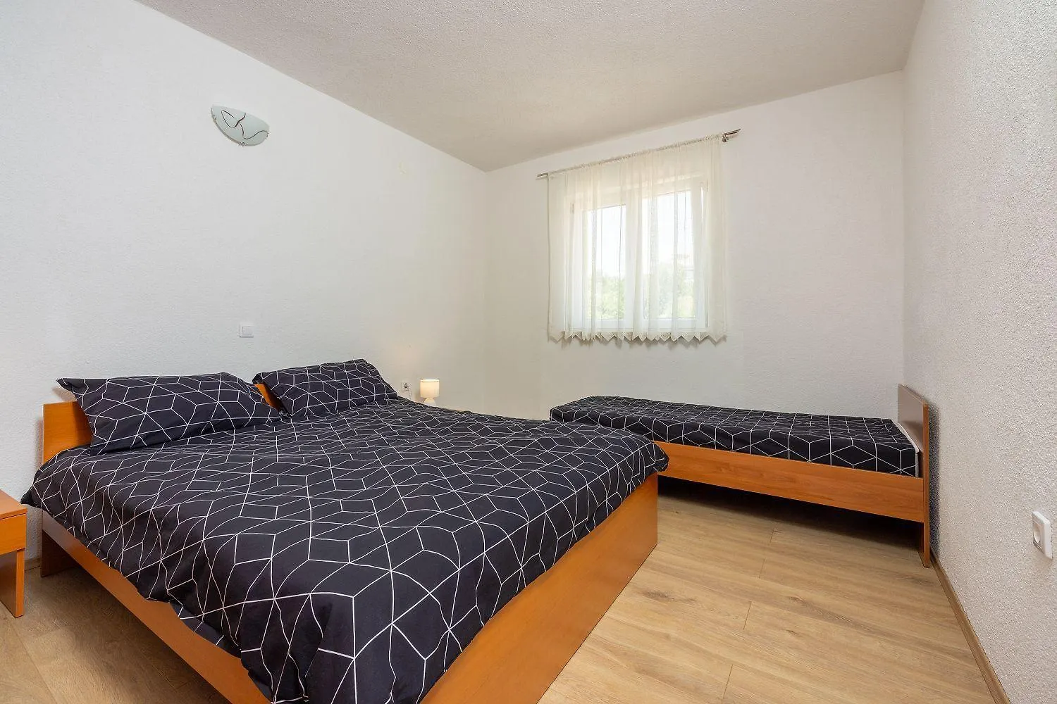 Modernes Apartment Nur 300 Meter Zum Strand Mit Meerblick, Pool, Grill - Hundefreundlich Novi Vinodolski