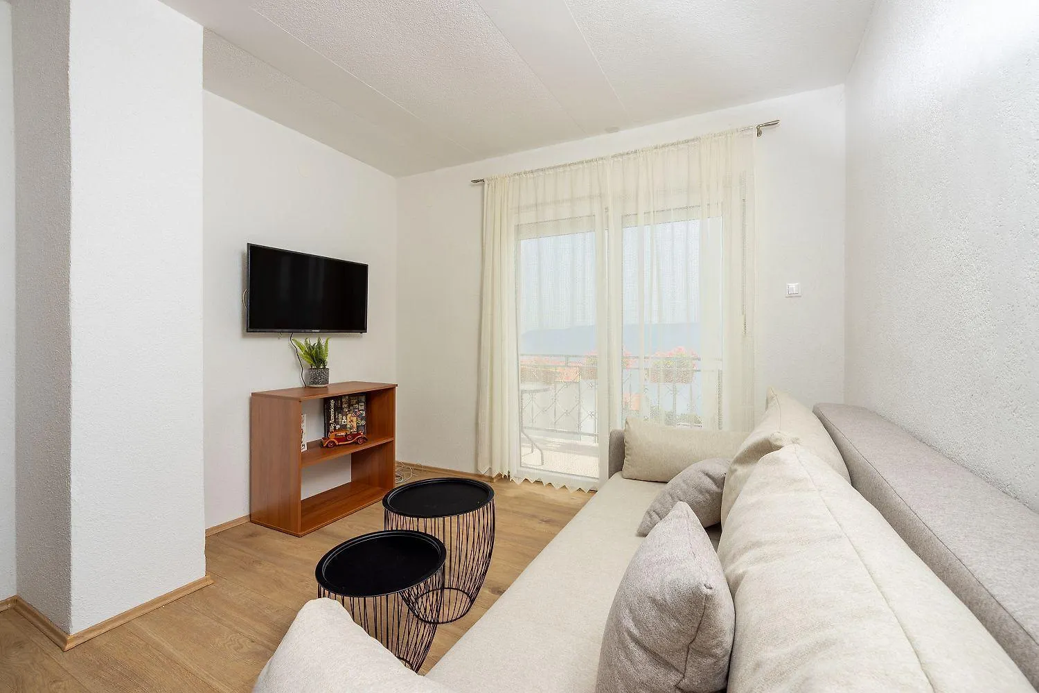 Modernes Apartment Nur 300 Meter Zum Strand Mit Meerblick, Pool, Grill - Hundefreundlich Novi Vinodolski