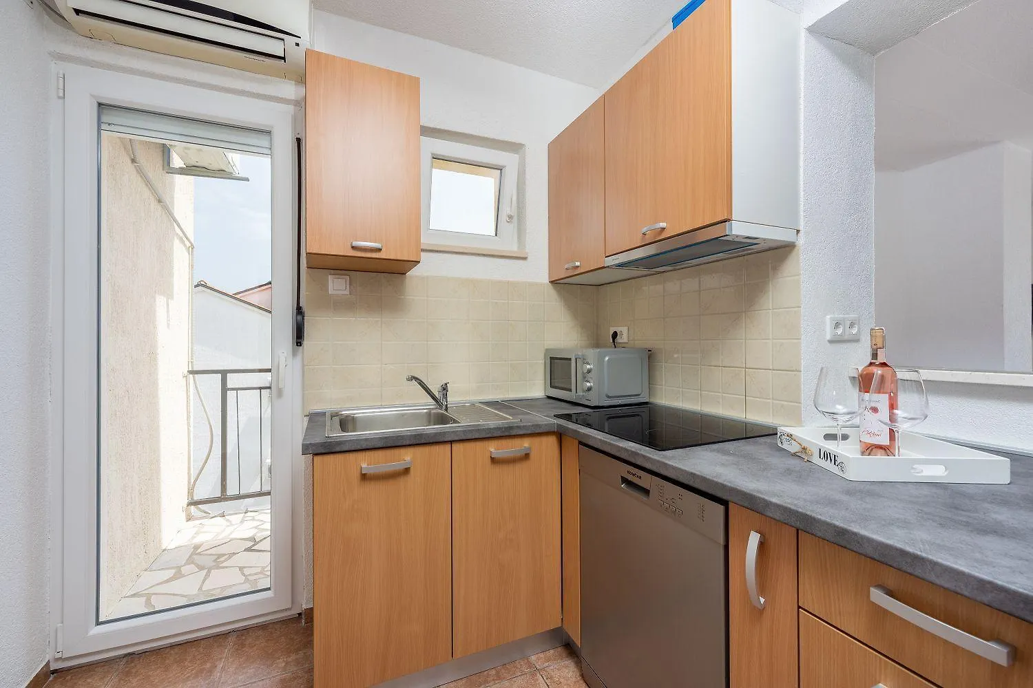 Modernes Apartment Nur 300 Meter Zum Strand Mit Meerblick, Pool, Grill - Hundefreundlich Novi Vinodolski 0*,