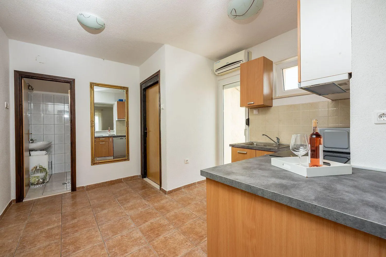 Modernes Apartment Nur 300 Meter Zum Strand Mit Meerblick, Pool, Grill - Hundefreundlich Novi Vinodolski