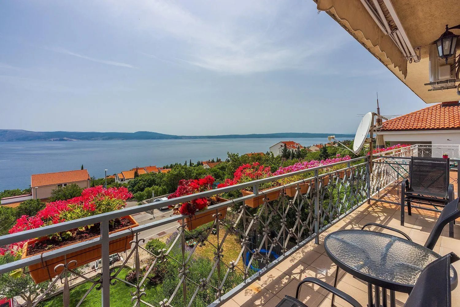 Modernes Apartment Nur 300 Meter Zum Strand Mit Meerblick, Pool, Grill - Hundefreundlich Novi Vinodolski