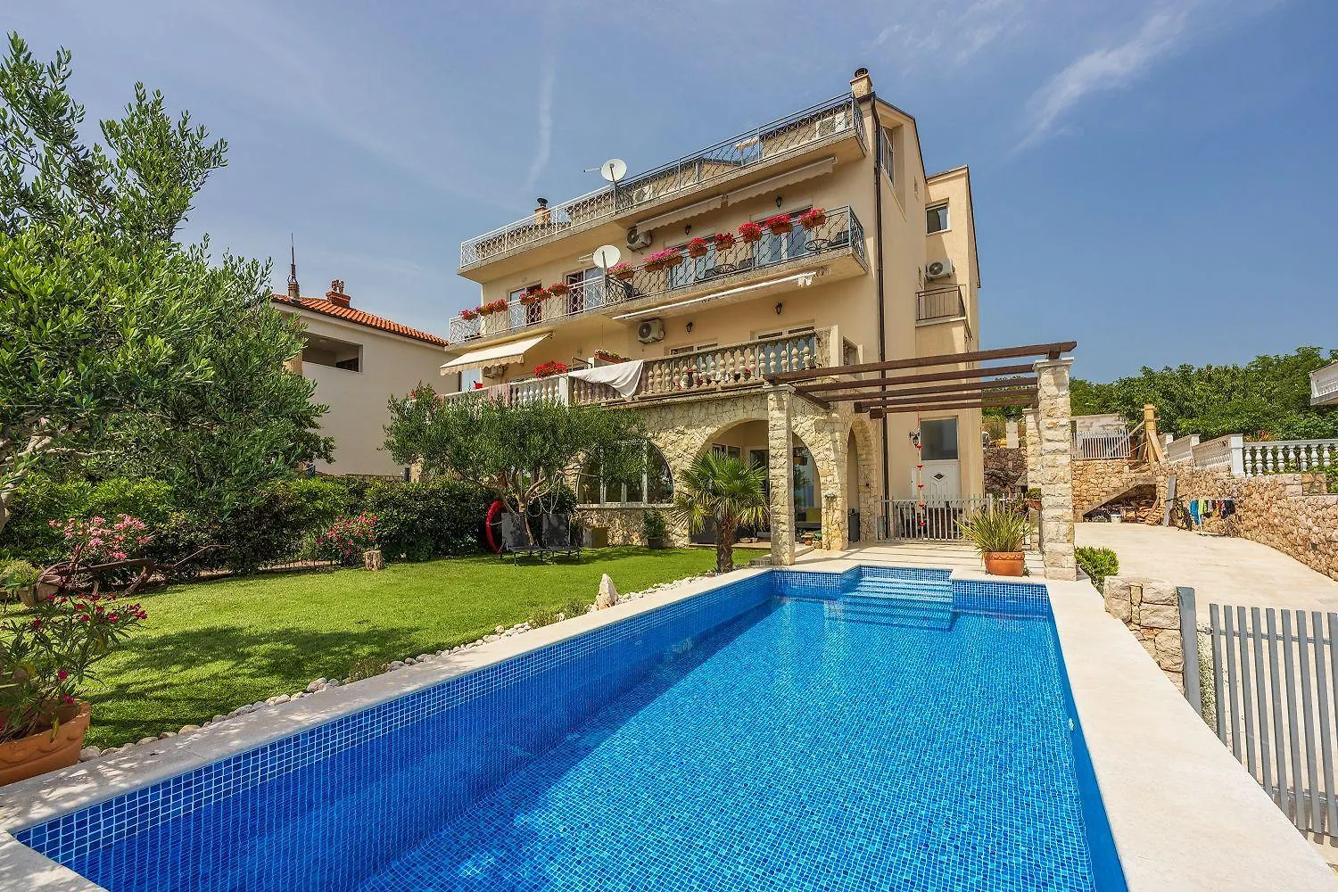 Modernes Apartment Nur 300 Meter Zum Strand Mit Meerblick, Pool, Grill - Hundefreundlich Novi Vinodolski Croatia